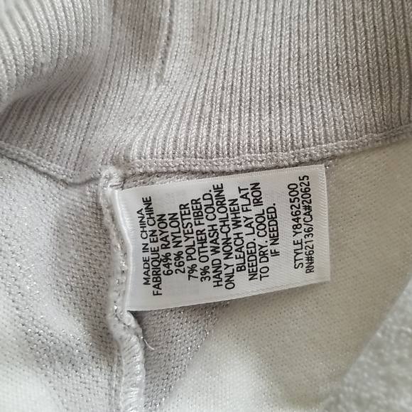 New white and silver Guess Jeans top. Stretch material, go with white Jeans. - Picture 4 of 5